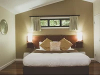 Montagues of Montville 4*