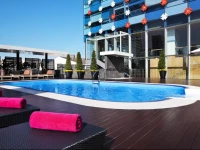 Glow Pratunam Hotel 3*