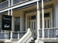 Glenelg Beach Hostel 3*