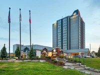 DoubleTree by Hilton Toronto Airport 3*