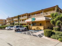Quality Inn Oakland 2*