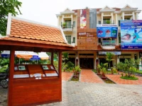 U & Me Boutique Room 3*