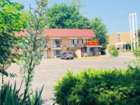 Econo Lodge West of the Falls 2*