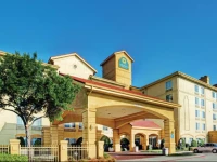 La Quinta Inn & Suites DFW Airport South/Irving 3*