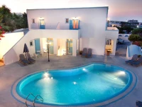 Villa Pelekanos  3*