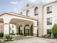 Comfort Suites NW Lakeline 2*