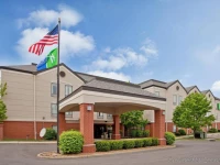 Holiday Inn Express St. Louis 2*