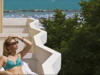 Hotel Cristina Corona 3*