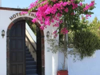 Thira Hotel and Apartments 1*