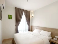 The Explorer Hotel 1*