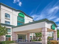 Wingate by Wyndham Arlington 3*