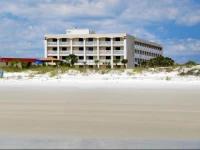 Holiday Isle Oceanfront Resort 3*