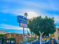 Hollywood City Inn 2*