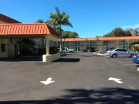 Super 8 Sarasota 2*