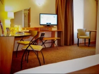 Quality Hotel Pau Centre Bosquet 4*