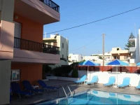 Daisy Hotel Apartments 3*