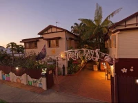 Tropic Days Backpackers 2*