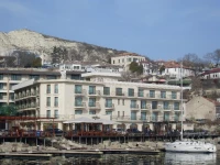 Mistral (РњРёСЃС‚СЂР°Р»СЊ) 4*