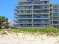 Pacific Surf Absolute Beachfront Apartments 3*