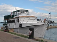 Making Waves Boatel 3*