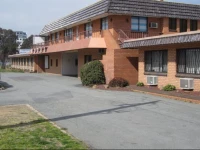 Canberra Lyneham Motor Inn 2*