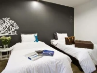 Blu Monkey Apartment 2*