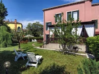 500 Bed and Breakfast 2*