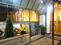 Hyde Park Apartments 1*