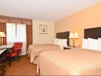 Quality Inn & Suites Coliseum 2*