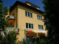 Gayhotel Rainbow-Inn 4*