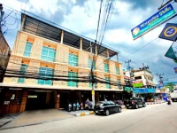 Phromcharoen Hotel 3*