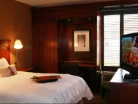 Hampton Inn Traverse City 3*