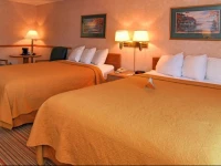 Quality Inn By the Bay 2*