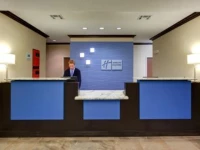 Holiday Inn Express Hotel & Suites Albuquerque Airport 2*