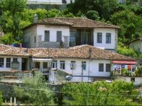 Lorenc Guesthouse & Hostel  2*