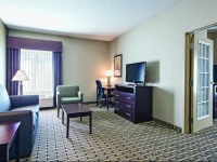 La Quinta Inn & Suites Lancaster 2*
