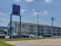 Motel 6 Mobile North 1*