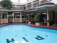 Pardede International Hotel 3*