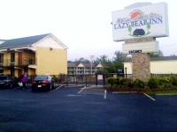 Lazy Bear Inn 2*