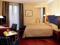 NH Barcelona Centro 3*