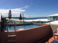 Beach House Mollymook 3*