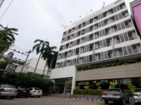 Escape at Sathorn Terrace 2*