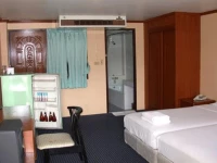 Phraarthit Mansion 2*