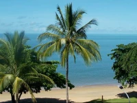 Beachfront Apartments on Trinity Beach 4*