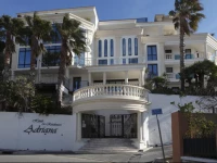 Adonis Carry Le Rouet - Adriana