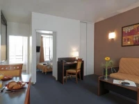 Adagio Access Philippe Auguste  3*