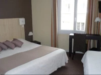 Alive Hotel De Quebec 2*