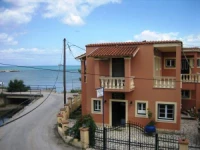 Makris Apartments 1*