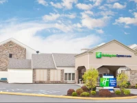 Holiday Inn Express Hotel & Suites Pittsburgh Airport 2*