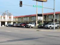 Budget Host Hutchinson 2*